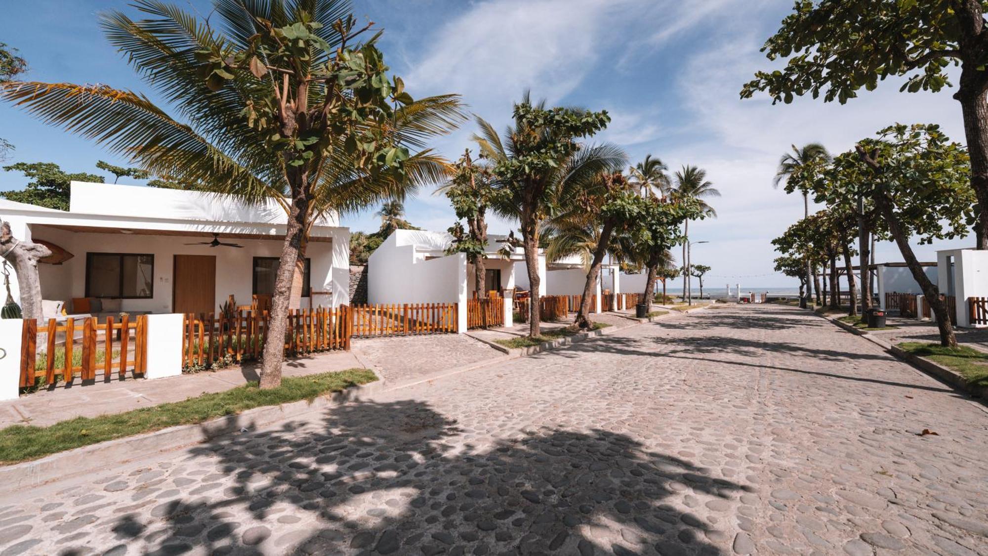 Coco Surf Tropical Village La Libertad Bagian luar foto